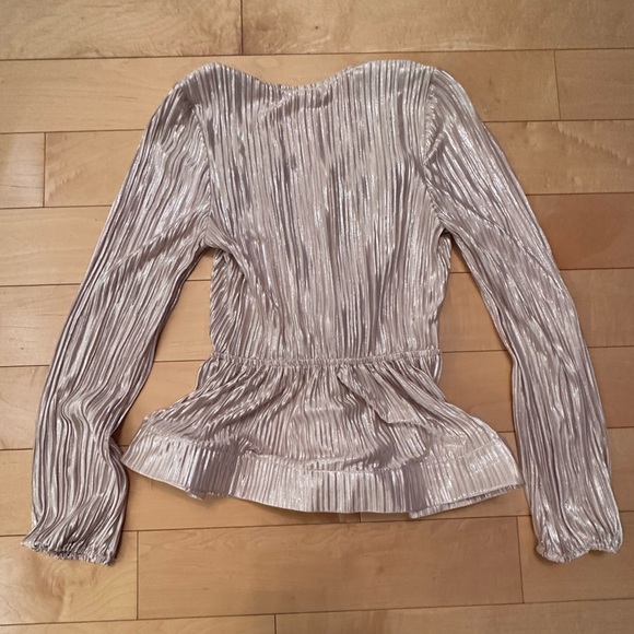 Long sleeve pink metallic shirt. - Picture 2 of 2